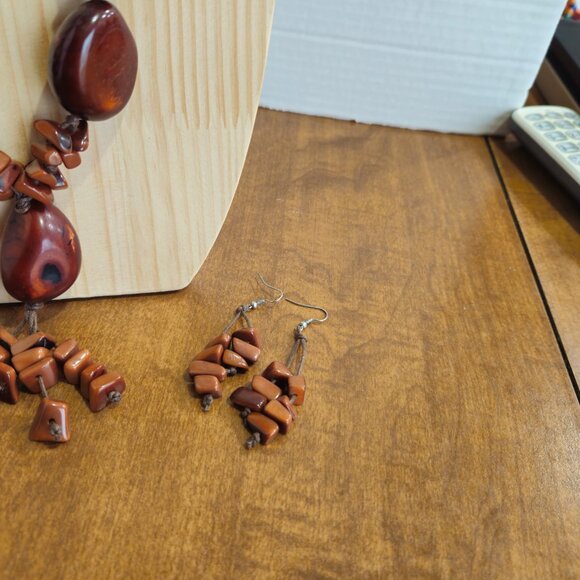 Earth Toned Mixed Material Necklace - Picture 8 of 10